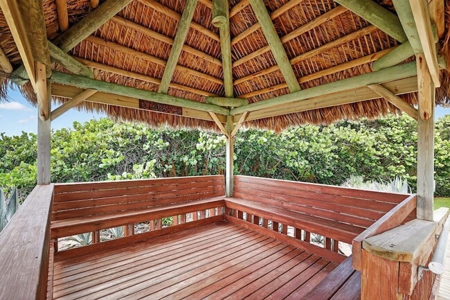 Building Photo - 10310 S Ocean Dr