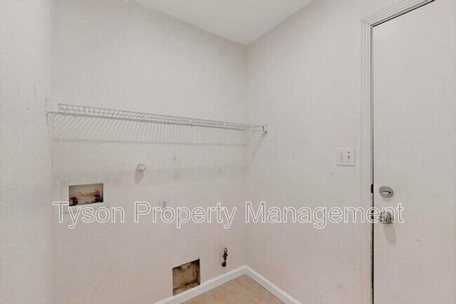 Building Photo - 4740 Jessica Dr NE
