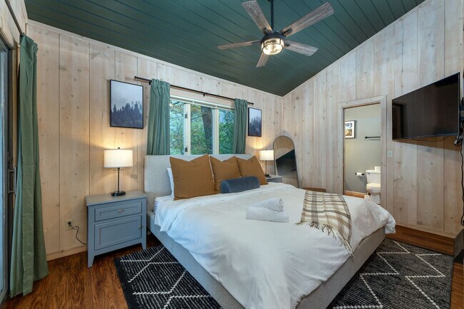 Building Photo - 401 Lookout Dr