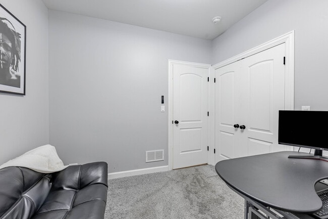 Building Photo - 4634 S Langley Ave