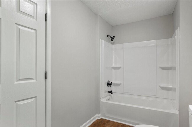 Building Photo - 1844 Brier Ln