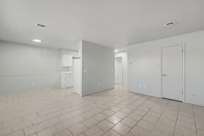 Building Photo - 1241-1247-1247 W Sunset Dr