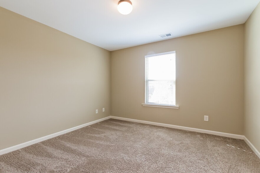 Building Photo - 44 Hamil Ct NW