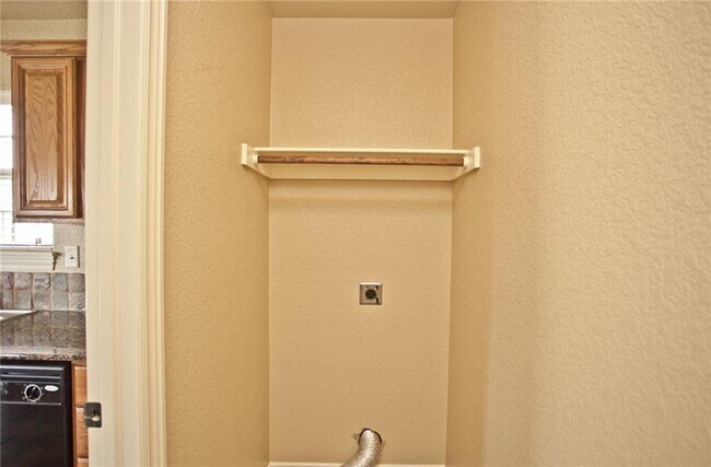 Building Photo - 4095 W Spring House Dr