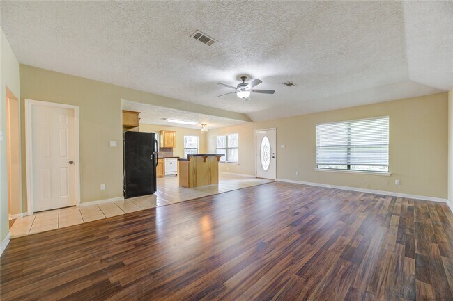 Building Photo - 9550 Thousand Oaks Loop