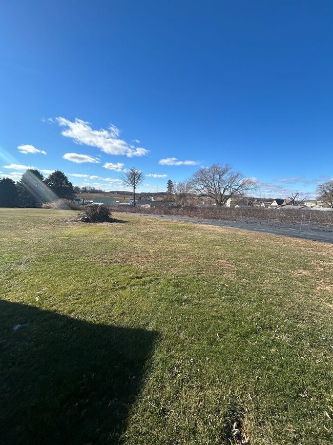 Building Photo - Single Family House for rent in Eastern Schools