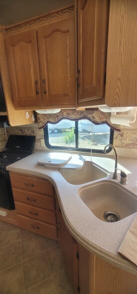 Building Photo - 218 W Carson St