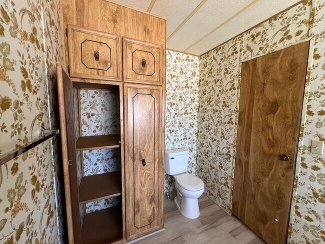 Building Photo - 2 Bedroom Manufactured Home in Bullhead City