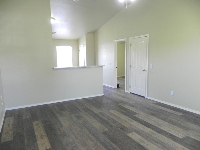 Building Photo - 1011 W 23rd St