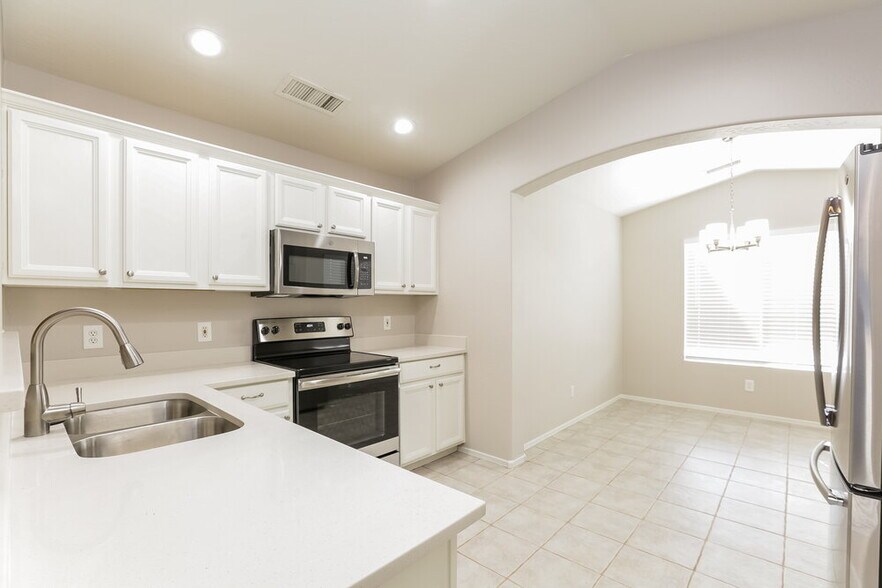 Building Photo - 8556 W Sonora St