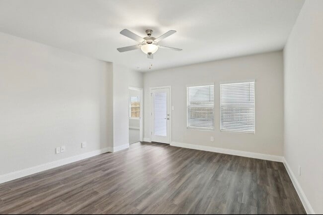 Building Photo - 519 Willet Dr