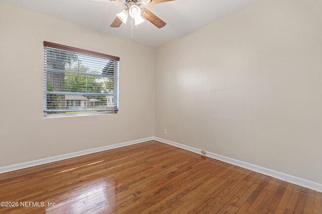 Building Photo - 1329 Hollyhock Cir