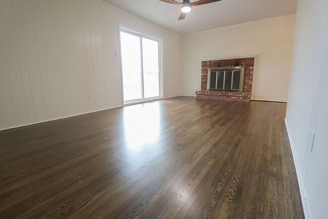 Building Photo - Remodeled home!