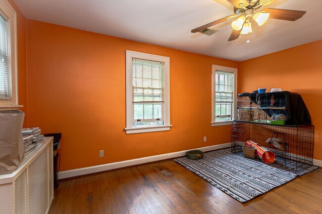 Building Photo - OPEN HOUSE 9/13 11AM-1PM  Beautiful 3-Bedr...