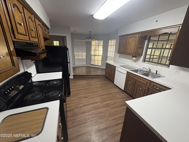 Building Photo - 12723 Longview Dr W