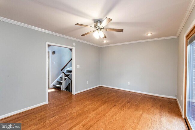 Building Photo - 5438 Ring Dove Ln
