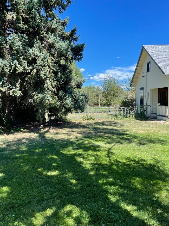 Building Photo - 1640 Locust St