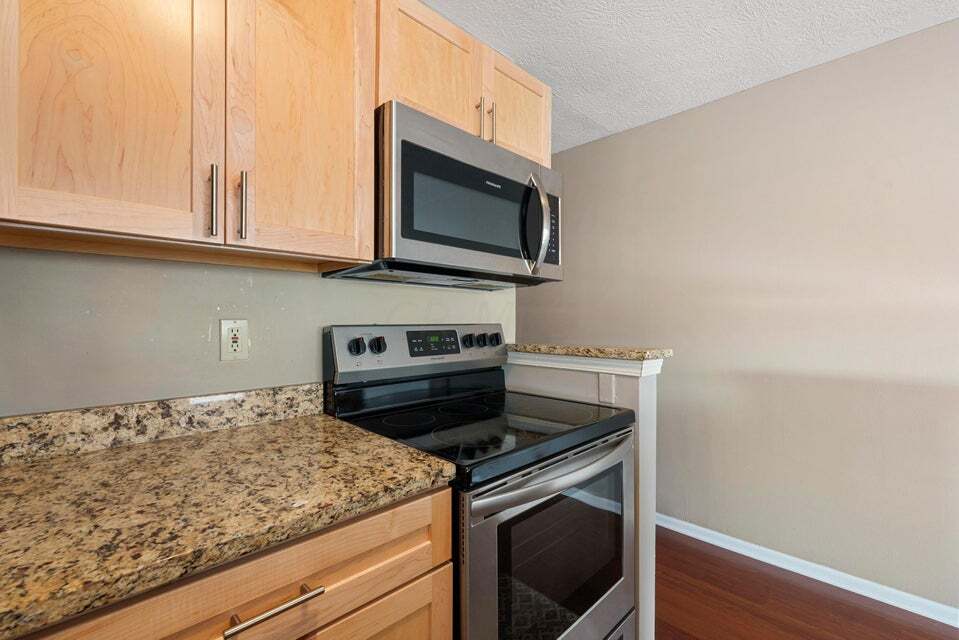 Building Photo - 35 Buttles Ave