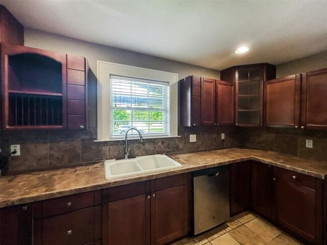 Building Photo - 2415 Durwood St