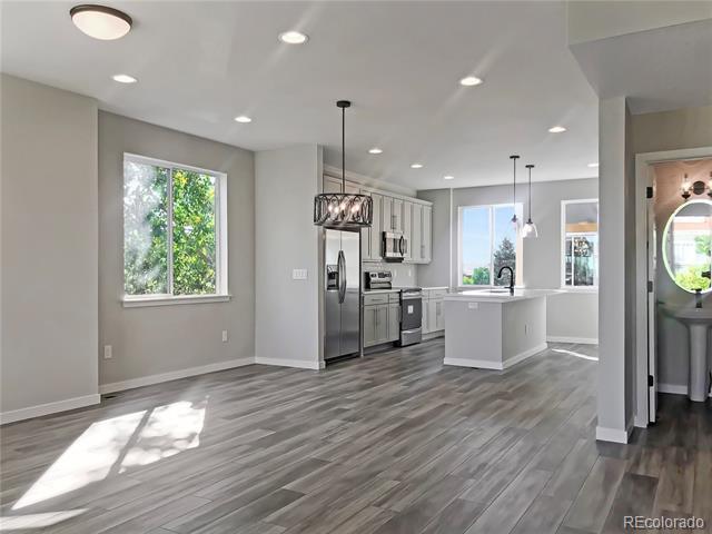 Building Photo - 6767 S Tempe Ct