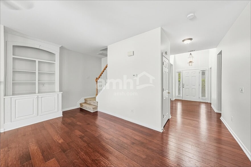 Building Photo - 108 Tilton Dr