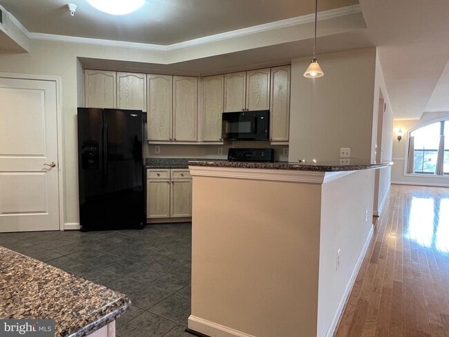 Building Photo - 485 Harbor Side St