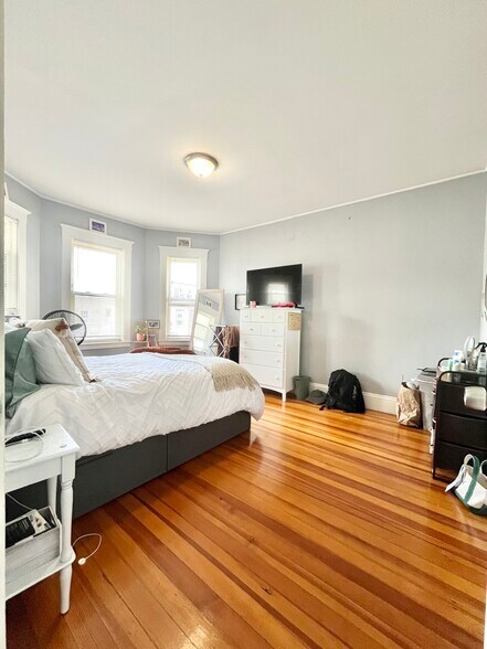Building Photo - 40 Saint Margaret St