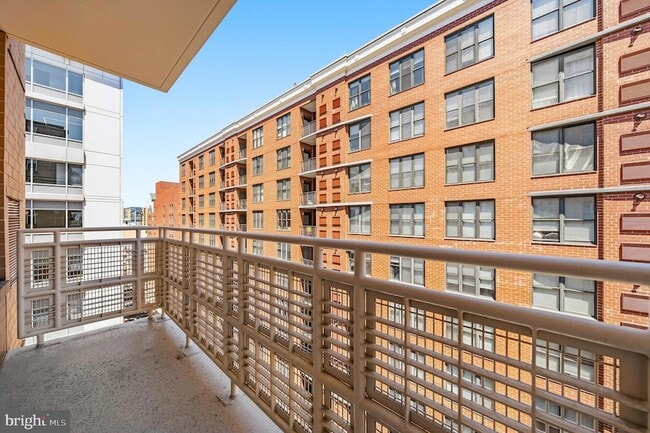 Building Photo - 715 6th St NW