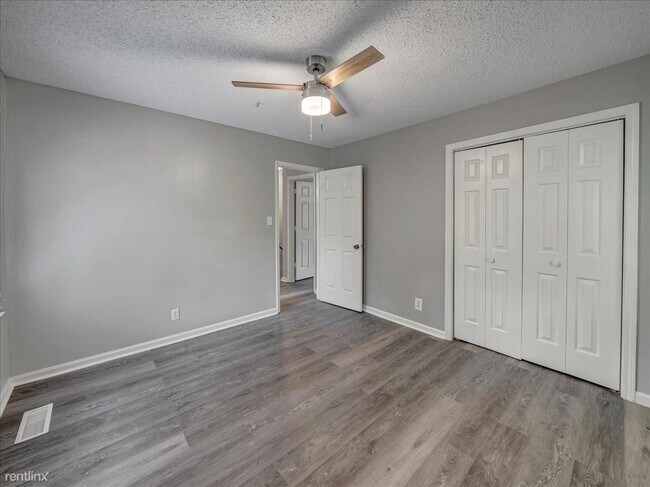 Building Photo - 2 br, 1.5 bath House - 5200 Forsyth Road