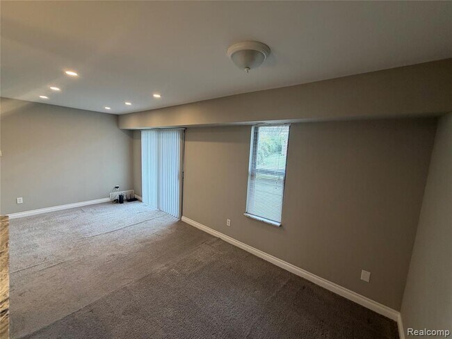 Building Photo - 32013 W 12 Mile Rd