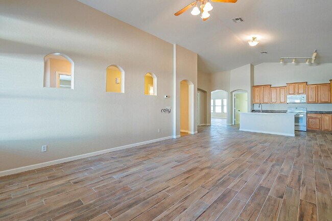 Building Photo - 11570 W Yuma St