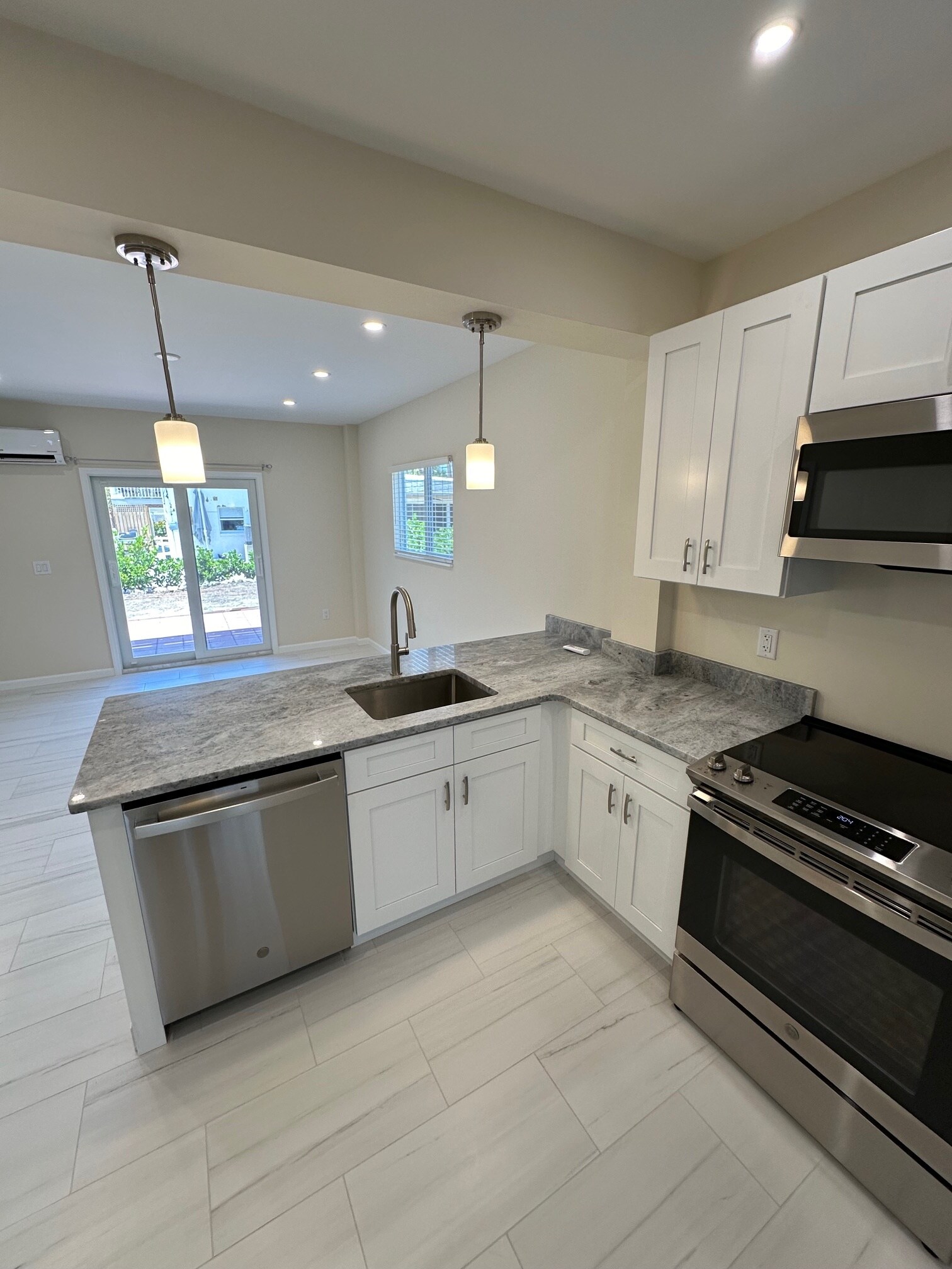 Building Photo - 191 Anchorage St