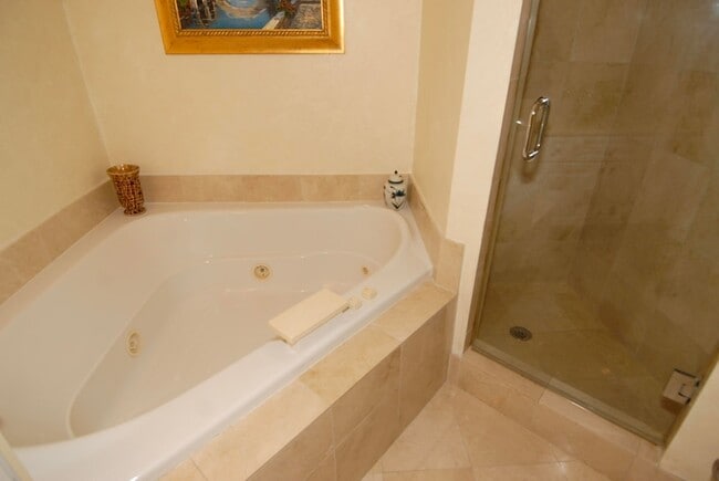 Building Photo - 3200 N Ocean Blvd