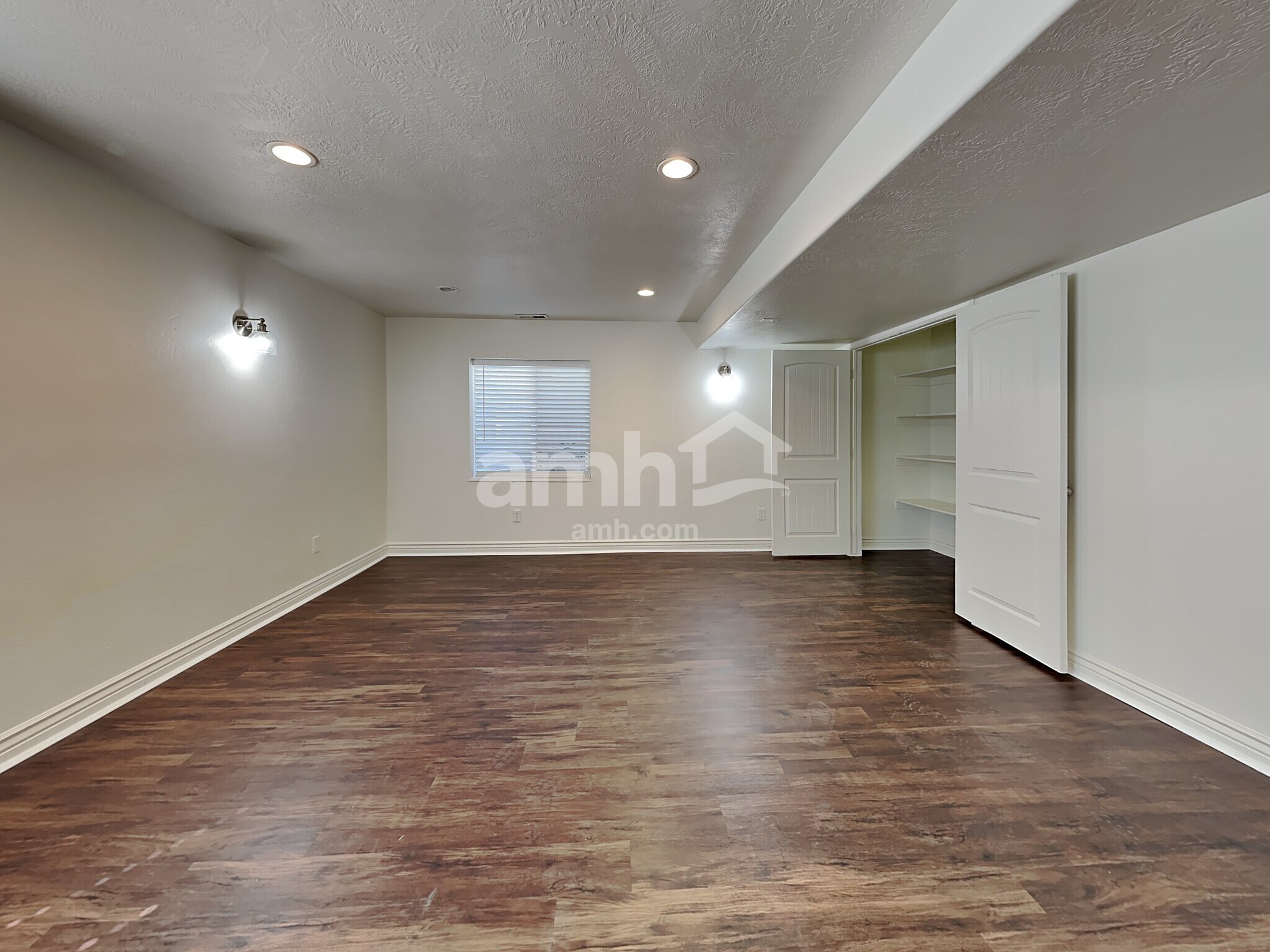 Building Photo - 3672 Nairn Dr