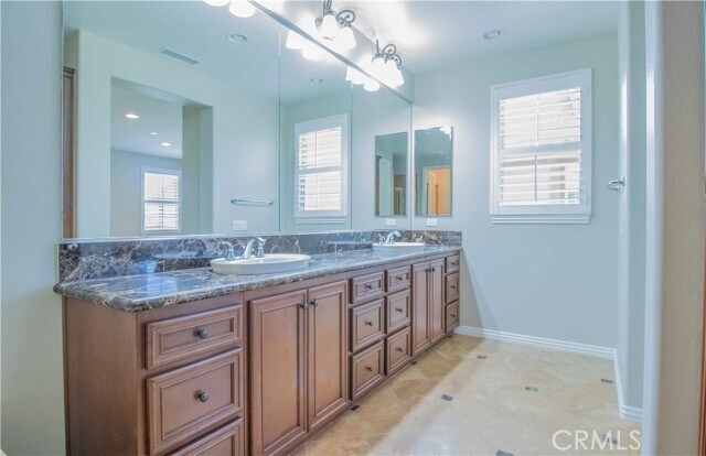 Building Photo - 4684 Luna Ct