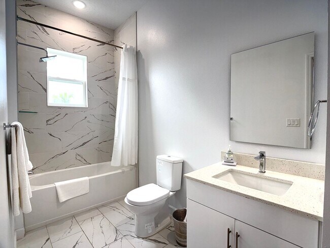 Building Photo - 332 Famagusta Dr