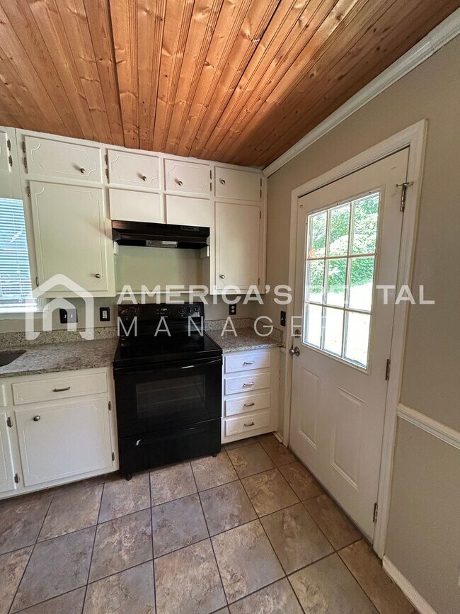 Building Photo - MOVE IN SPECIAL!!! - Home for rent in Pinson! Available to View Now! Sign a 13-month lease by 7/3...