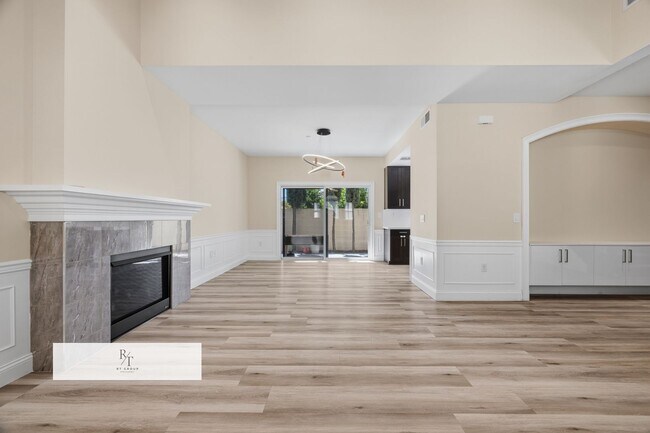 Building Photo - Beautiful Mediterranean Luxury Home in Exclusive Gated Villa Sierra, Arcadia