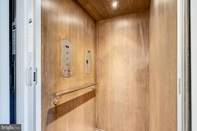 Building Photo - 7770 Belvale Dr