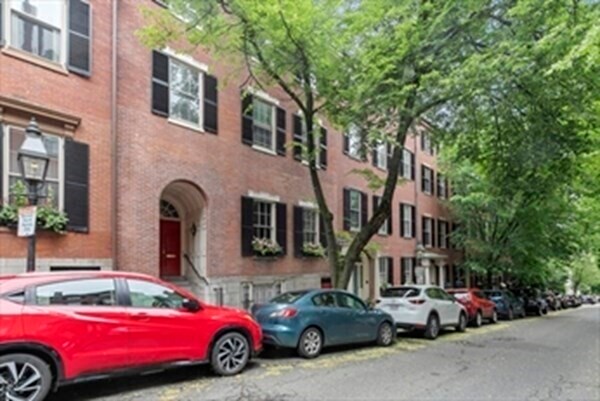 Building Photo - 21 Chestnut St