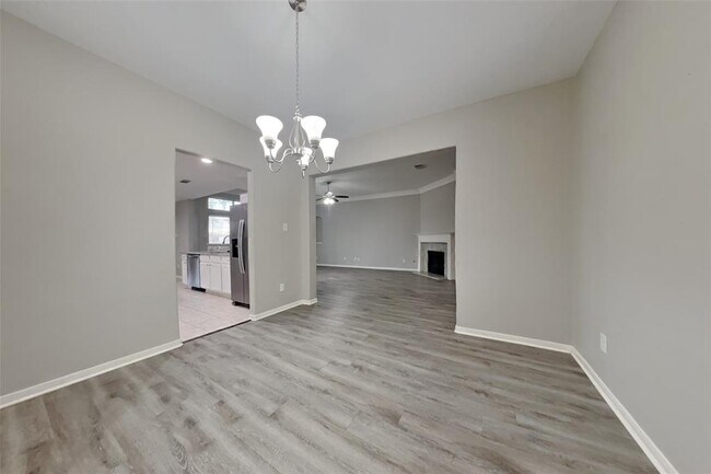 Building Photo - 2146 Berkshire Elm St