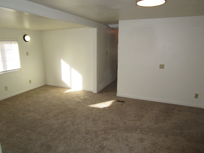 Building Photo - 3841 N Cascade Ave