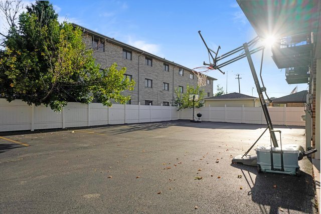 Building Photo - 7943 W 92nd St