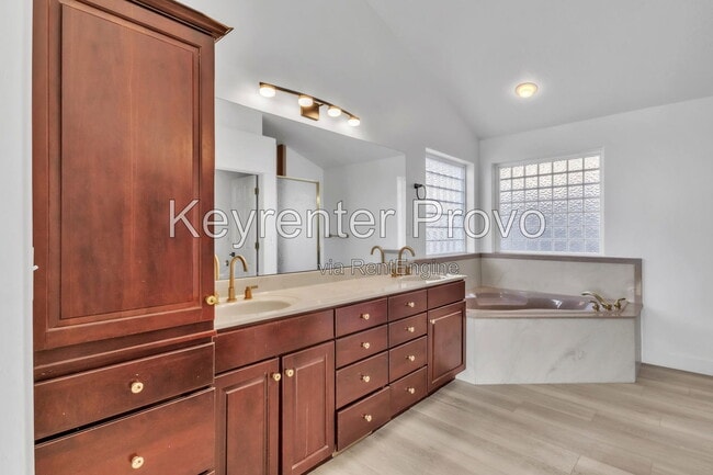 Building Photo - 1559 Oak Cliff Dr