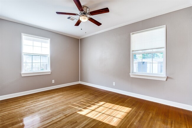 Building Photo - 118 Southbrook Cir