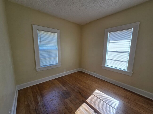 Building Photo - Nice 2 Bedroom & Large extra room that you...