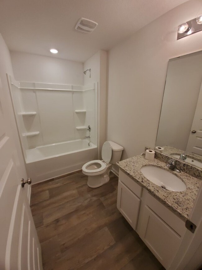 Building Photo - Newer 4 Bedroom, 2 Bath Smart Home located in the perfect location of Pensacola!