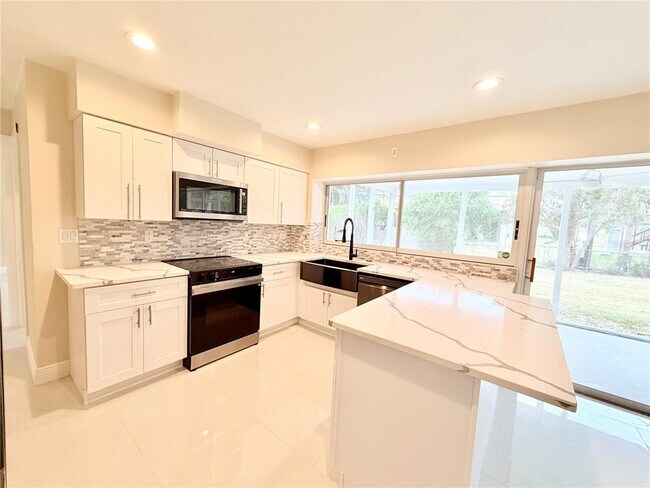 Building Photo - 4866 Huntington St NE