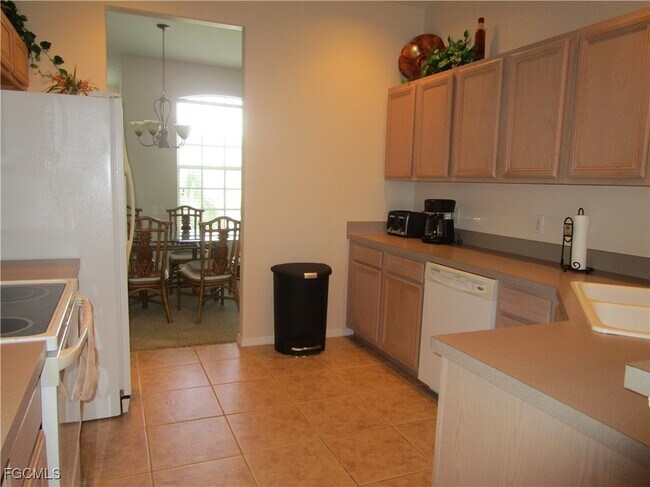 Building Photo - 14571 Grande Cay Cir