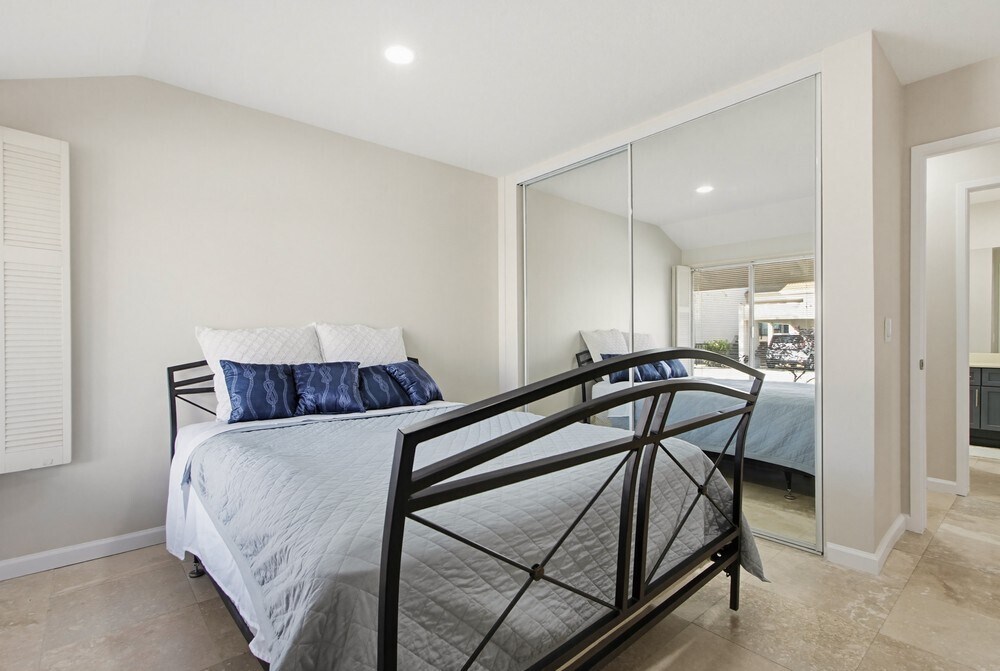 Building Photo - 17440 Plaza Cerado